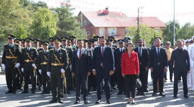 Ahlat’ta 30 Ağustos Zafer Bayramı programı düzenlendi