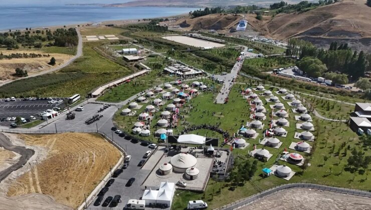 Bitlis’in Ahlat ilçesinde Malazgirt Zaferi’nin 954. yıl dönümü etkinlikleri başladı