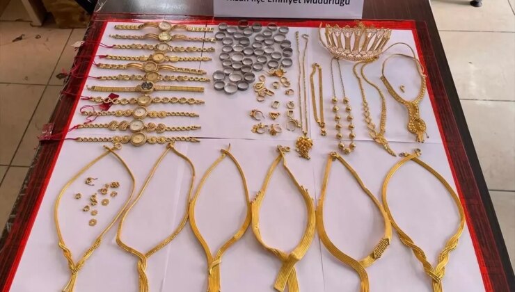 Bitlis’te Kuyumcudan Altın Çalan 5 Şüpheli Yakalandı