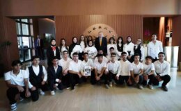 Erdoğan, Ahlat’ta Öğrencilerle Buluştu