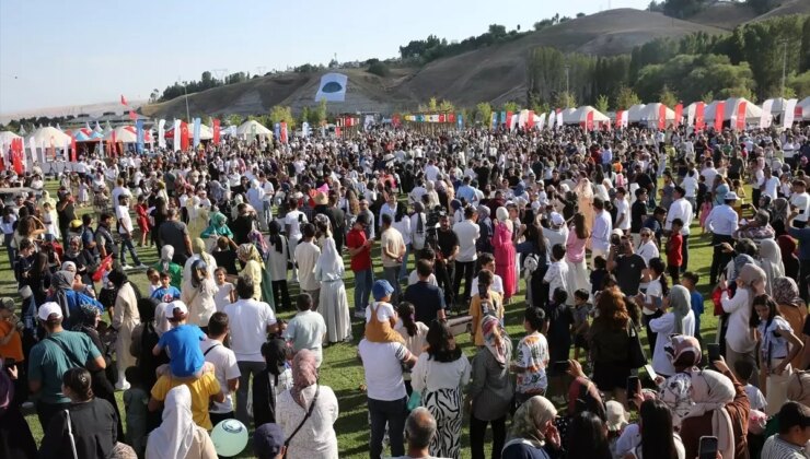 Malazgirt Zaferi birçok ilden misafiri Ahlat’ta buluşturdu