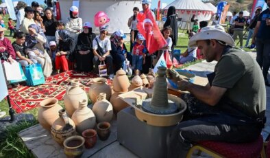 Yunus Emre Enstitüsü, Malazgirt Zaferi kutlamalarında kültürel değerleri ziyaretçilerle buluşturuyor