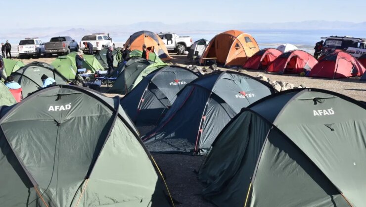 AFAD, Van ve Bitlis’te Zirve Tırmanışı Gerçekleştirdi