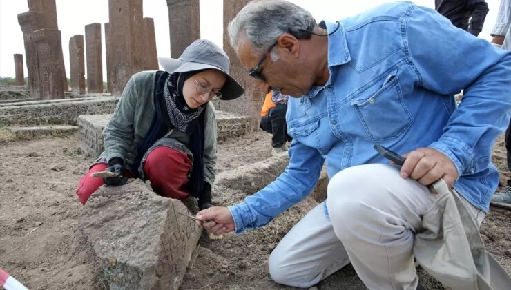 Ahlat’ta Selçuklu Meydan Mezarlığı’nda 10 Bini Aştı