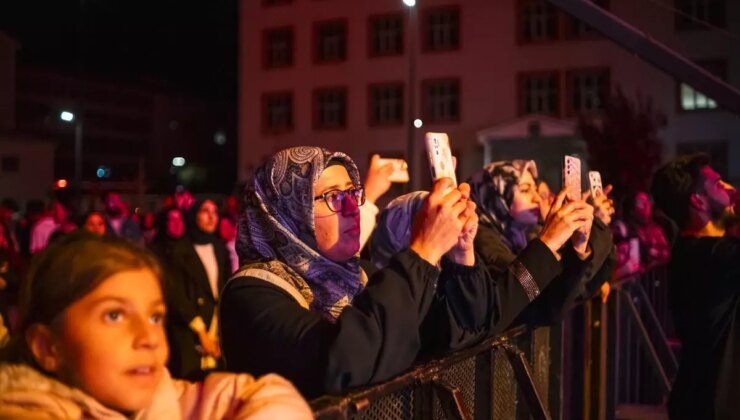 Bitlis’te ‘Bir Anadolu Şenliği’ Konseri Düzenlendi
