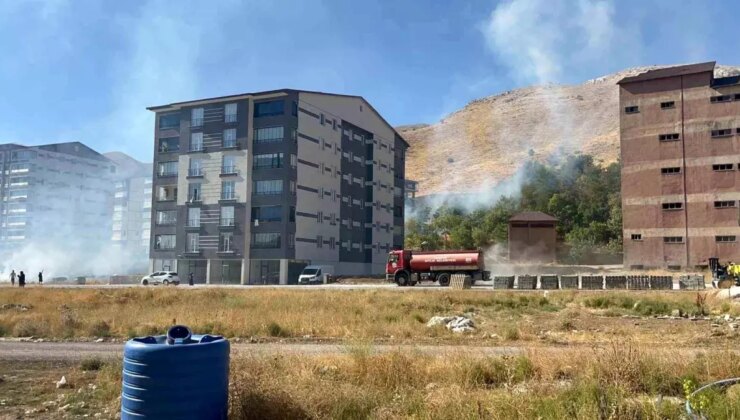 Bitlis’te Çıkan Yangın Kısa Sürede Büyüdü