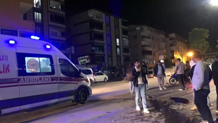 Bitlis’te Motosiklet ve Hafif Ticari Araç Çarpıştı: Sürücü Yaralandı