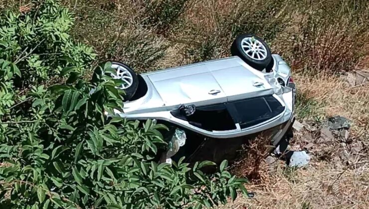 Bitlis’te Otomobil Kontrolden Çıktı: 2 Yaralı