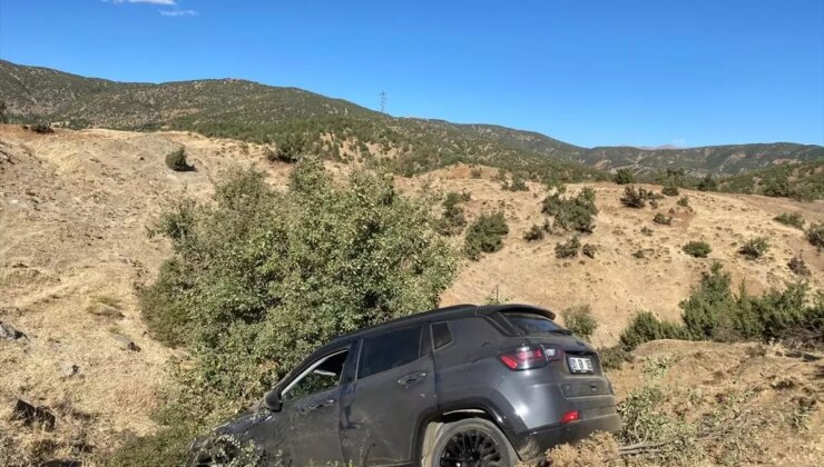 Bitlis’te Yoldan Çıkan Cipin Sürücüsü Hafif Yaralandı