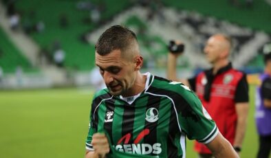 Sakaryaspor’da Burak Altıparmak’tan flaş paylaşım! Kadro dışı kalmıştı