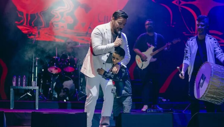 Sinan Akçıl Bitlis’te Konser Verdi