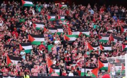 Athletic Club Bilbao taraftarları Filistin’i unutmadı!