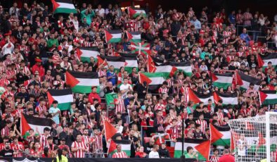 Athletic Club Bilbao taraftarları Filistin’i unutmadı!