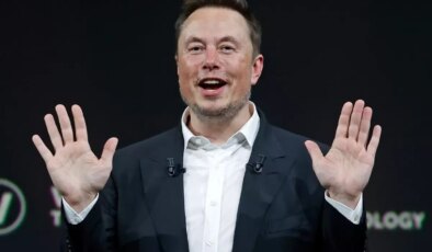 Elon Musk serveti 500 milyar dolara ulaşan ilk kişi oldu
