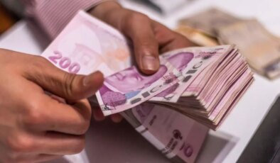 Emeklilik yaşı değişiyor mu? Nihat Zeybekçi’den çok konuşulacak çıkış
