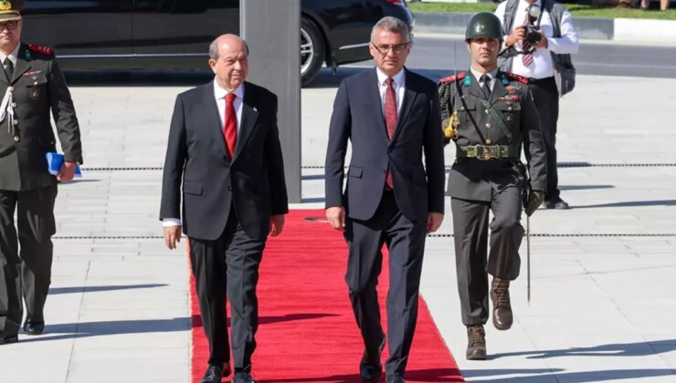 KKTC’de Erhürman görevine başladı! İlk mesajında Rumlara mesaj verdi