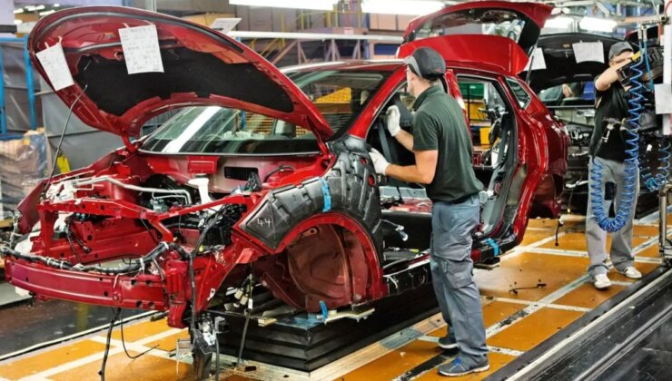 Otomotiv devi 7 fabrikasını kapatıyor! 20 bin kişi işsiz kalacak