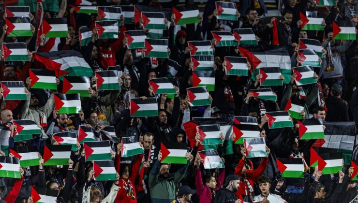 Rayo Vallecano tribünlerinden Filistin’e destek!