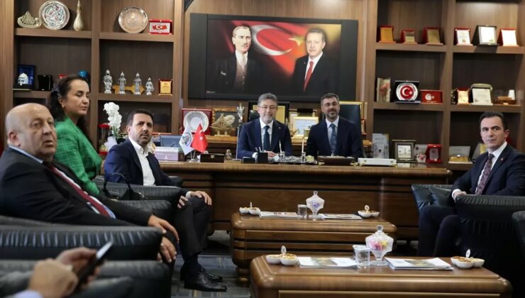 Tarım ve Orman Bakanı Yumaklı, Bitlis’te kuru fasulye hasadına katıldı Açıklaması