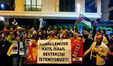 Üsküdar’da McDonald’s protestosu: Mahallemizde Yahudi sermayesi istemiyoruz