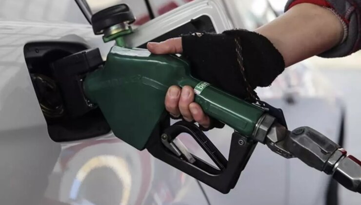 Akaryakıta bir zam daha! Psikolojik sınıra dayandı