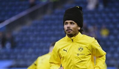 Borussia Dortmund’un yıldızı Adeyemi muşta ve elektroşok silahı taşıdığı için ceza aldı!