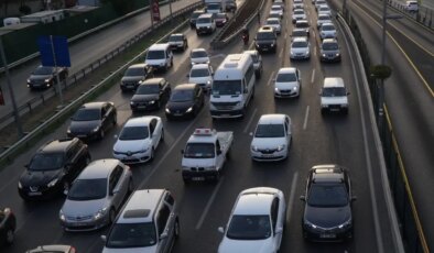 Bu geceden itibaren motorine 2 lira 7 kuruş zam bekleniyor