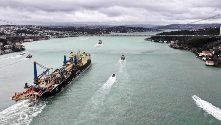 Deniz trafiğinde rekor, Boğazlar vızır vızır