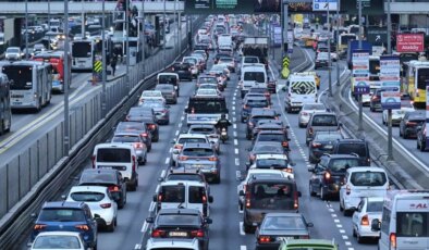 Motorine bu gece yarısı 2 lira 44 kuruş indirim geliyor