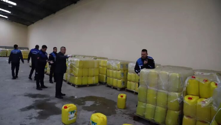 Ayçiçek yağlarına su karıştırmışlar! Tam 3 bin 650 bidon ele geçirildi