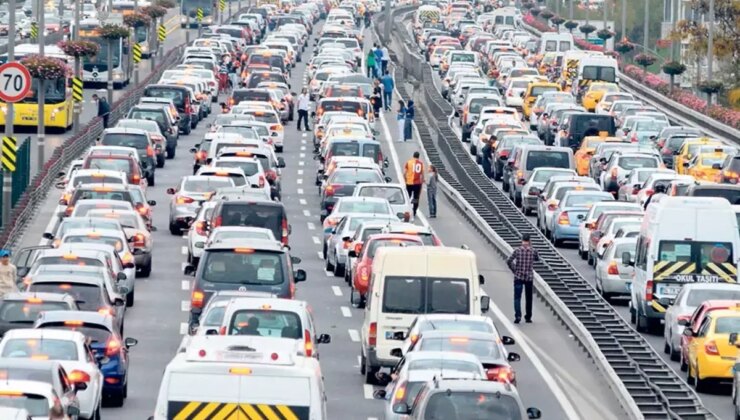 Benzine 2 lira 2 kuruş zam geliyor