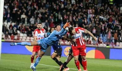 Berke Özer Ligue 1’de haftanın takımına seçildi!
