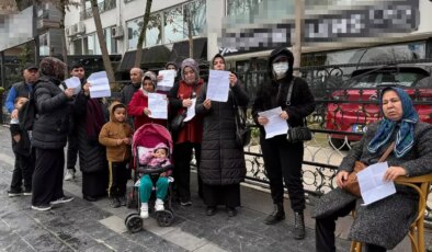 Dükkan kapandı, mahalle ayağa kalktı! Kadınlar evinin önünde eylem yaptı