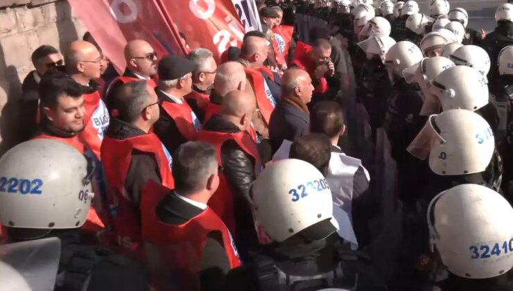 Polis ekipleri, TBMM önünde eylem yapmak isteyen grubu ablukaya aldı