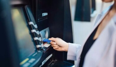 261 yıllık dev banka onlarca şubesini kapatıyor