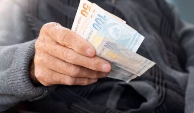 AK Parti’den emeklileri umutlandıran çıkış