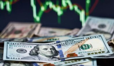 Dolar tarihte ilk kez 43 lirayı aştı