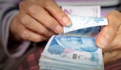 Emeklileri umutlandıran zam teklifi