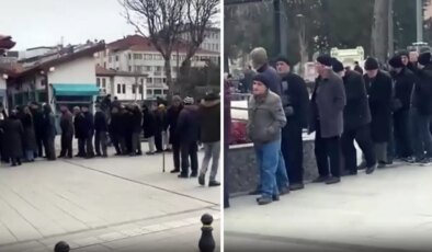 Soğuk havada çorba kuyruğu! CHP’li vekil görüntüyü paylaşıp isyan etti