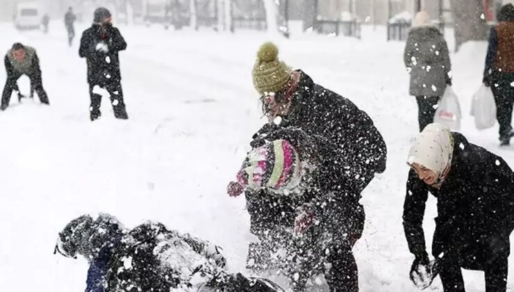 Açıklamalar peş peşe geldi! Çok sayıda kentte eğitime kar arası