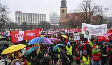 Almanya’da yeni grev dalgası toplu ulaşımı felç etti