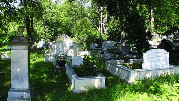 Ölülerden çalıp sattıklarıyla krallar gibi yaşamış! Rakam dudak uçuklatır