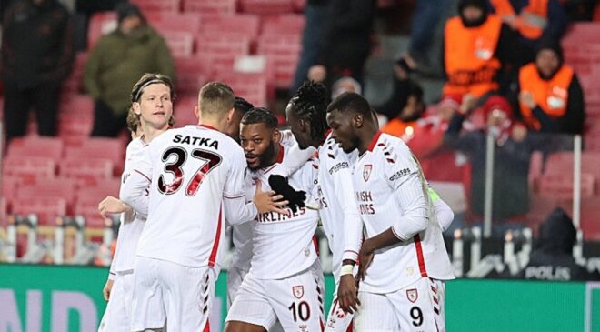 Samsunspor 4 golle Konferans Ligi’nde son 16’da!