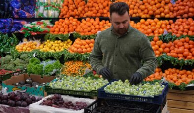 Türkiye’den aldığı yeşil eriği ülkesinde kilosu 500 dolardan satıyor