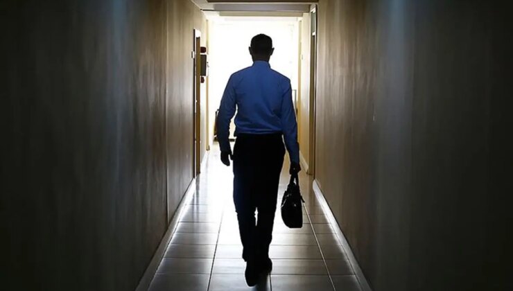 Yapay zeka depremi! Dev şirket çalışanlarının yarısını işten çıkarıyor