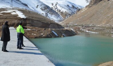 Adilcevaz’da yapımı tamamlanan gölet su tutmaya başladı