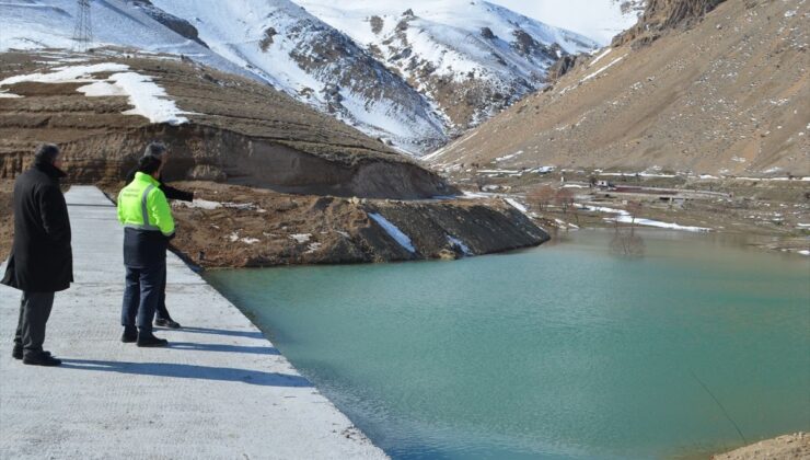 Adilcevaz’da yapımı tamamlanan gölet su tutmaya başladı
