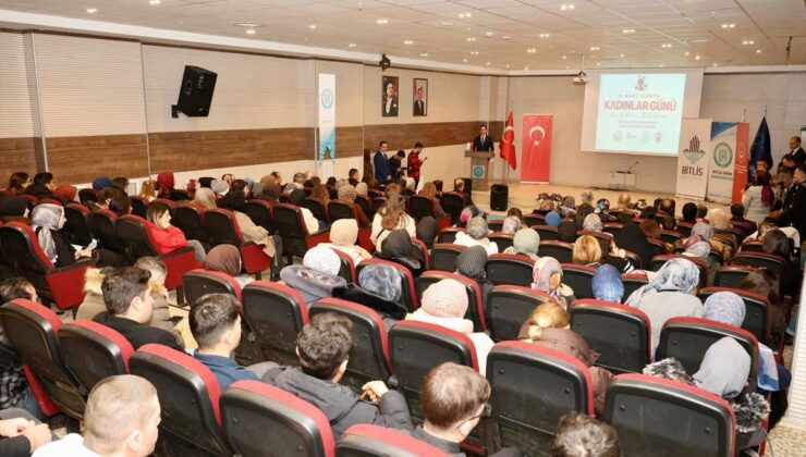 Bitlis’te 8 Mart Dünya Kadınlar Günü programı düzenlendi