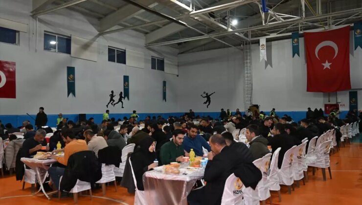Hizan ilçesinde iftar programı düzenlendi