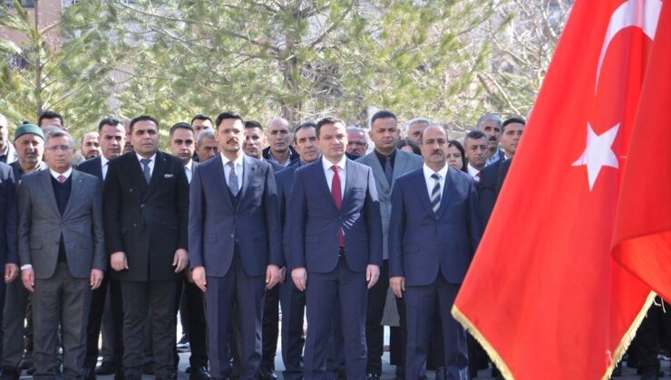 Hizan’da 18 Mart Şehitleri Anma Günü ve Çanakkale Deniz Zaferi dolayısıyla tören yapıldı